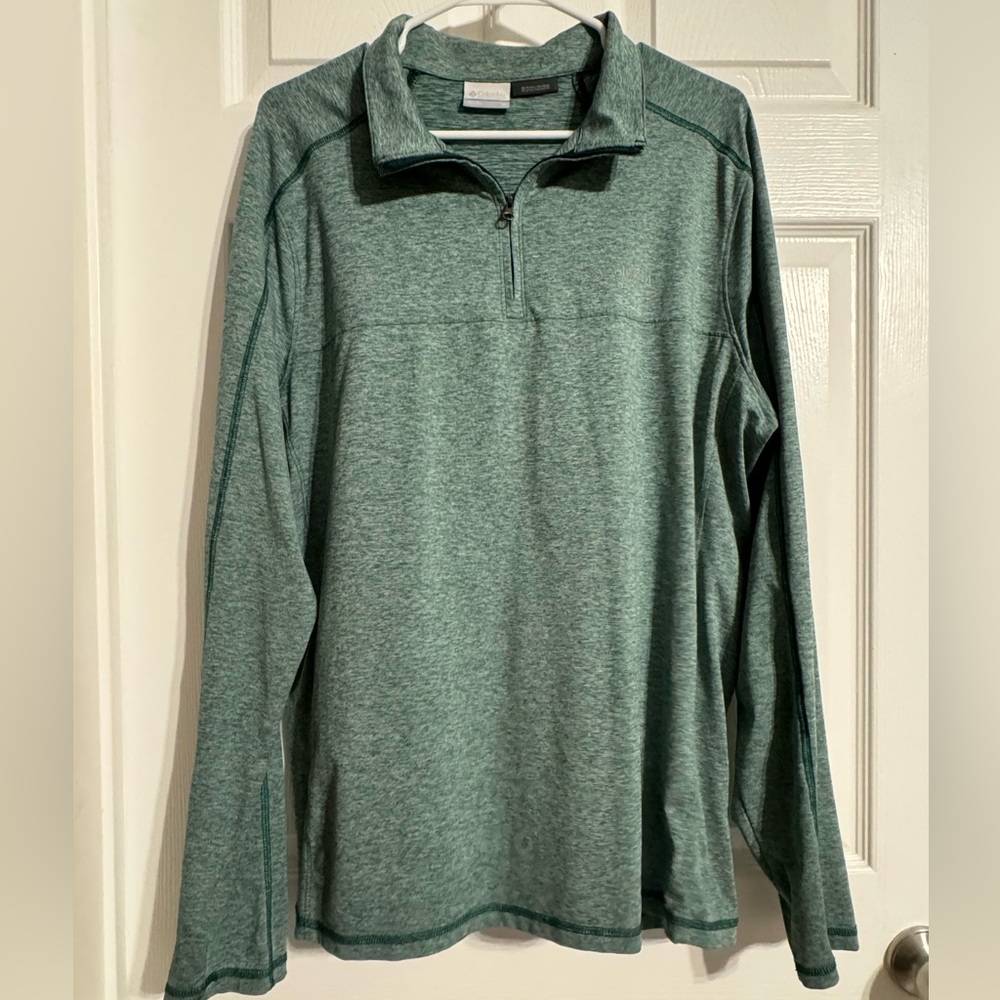 *2/$22* Men’s heather green Columbia pullover